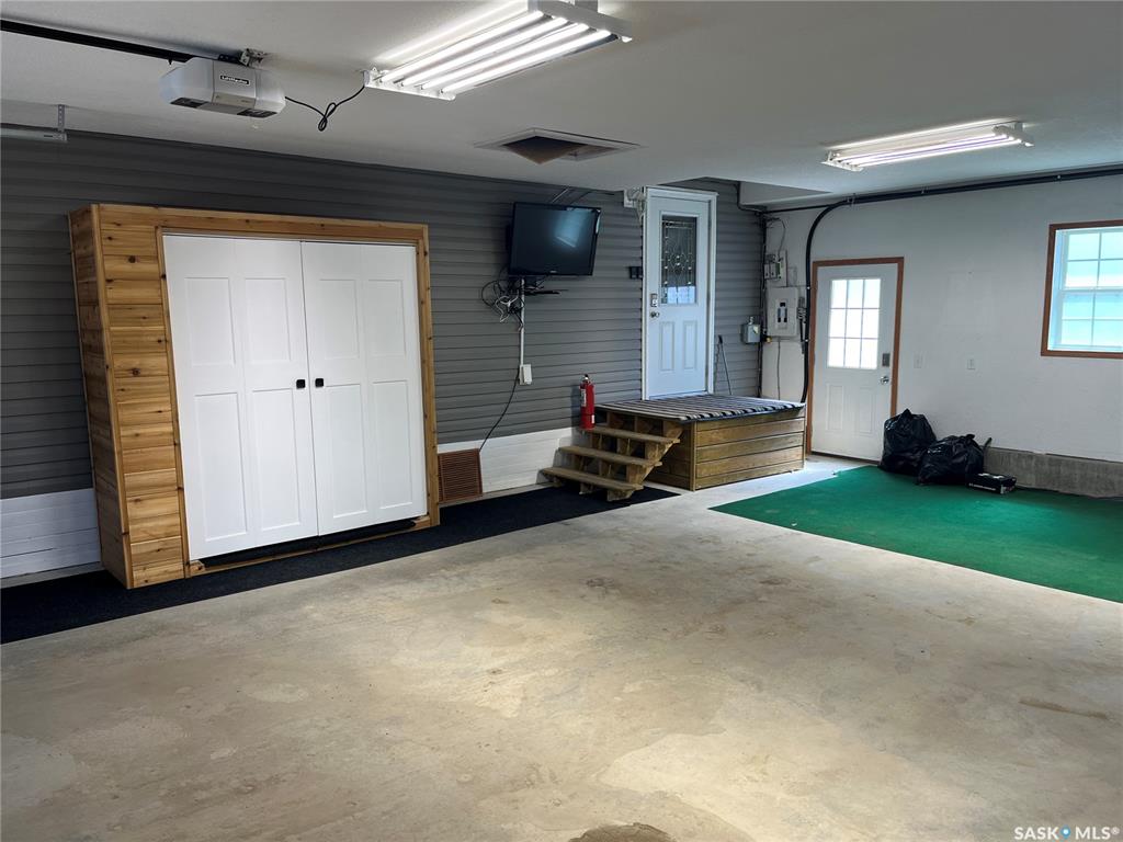 Fifth View of 24 Hall Street, Halbrite, Saskatchewan, S0C 1H0