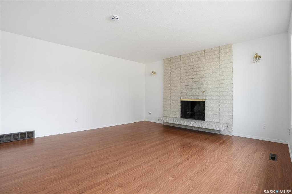 Fourth View of 1044 East Centre, Eastview SA, Saskatoon, Saskatchewan, S7J 3A3