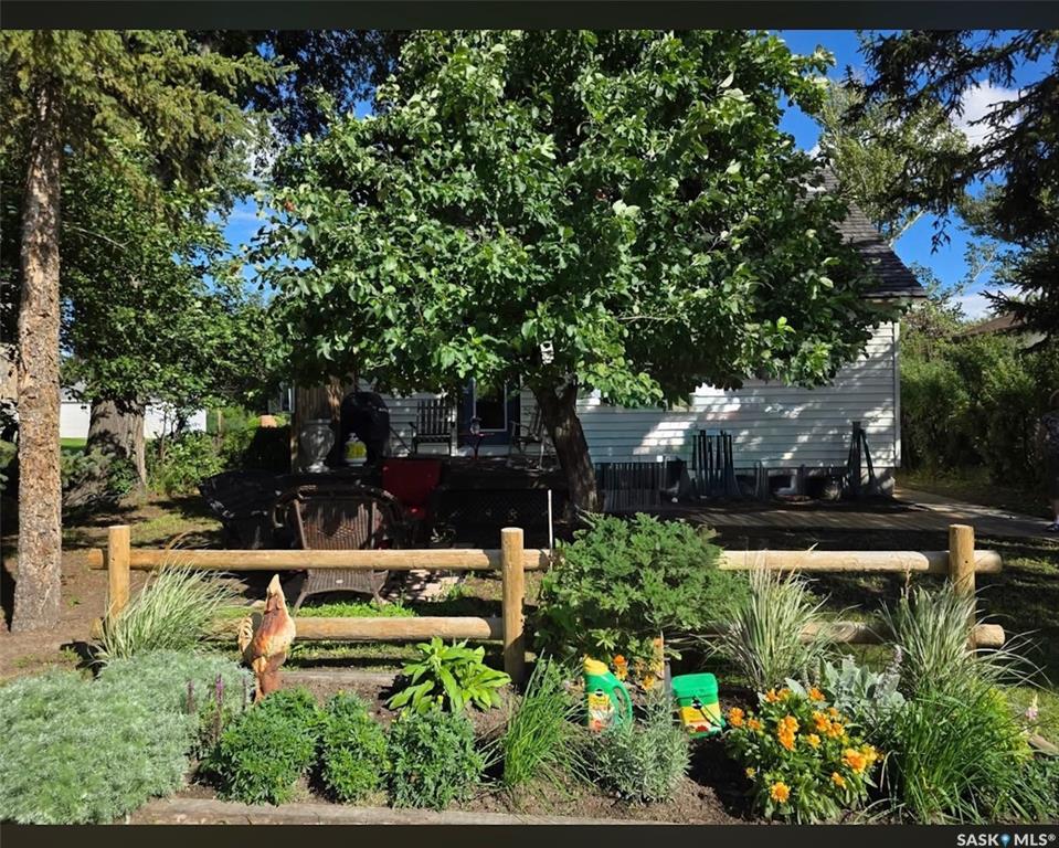Second View of 227 Riverside Boulevard, Eastend, Saskatchewan, S0N 0T0