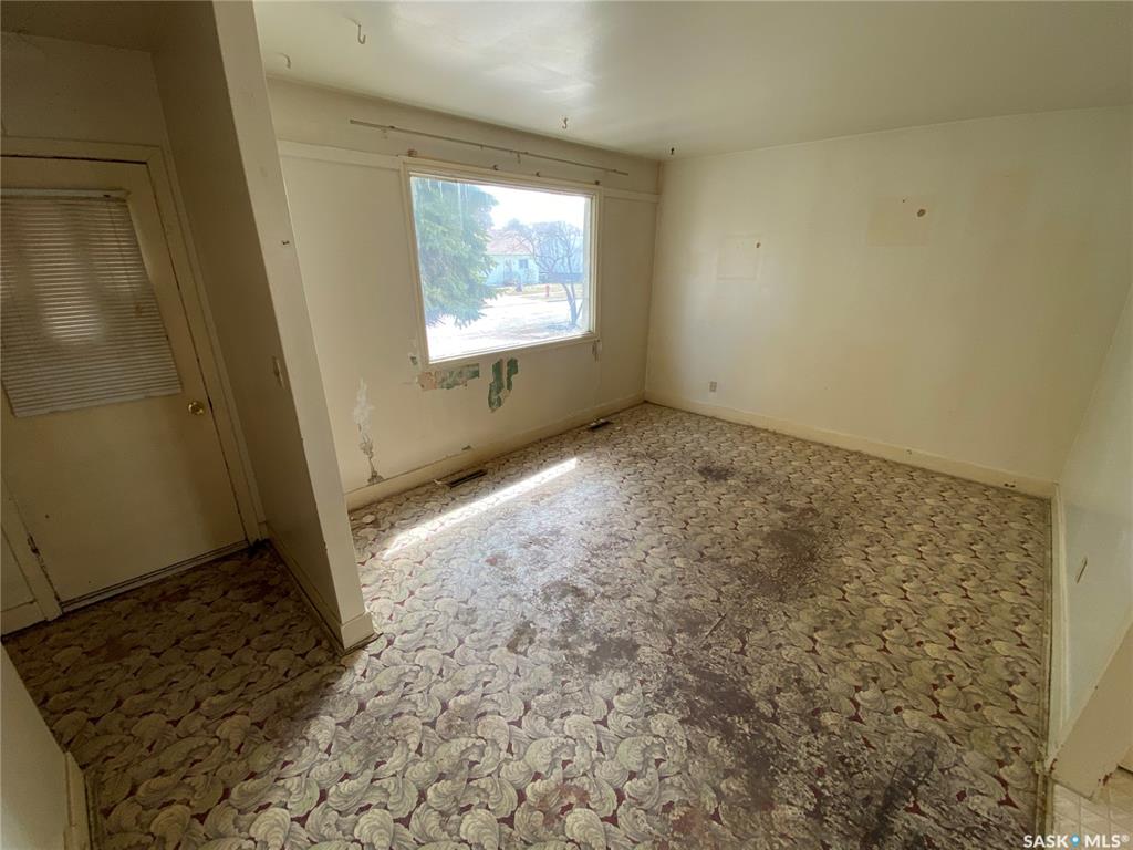 Fourth View of 52 Macfarline Avenue, Central YO, Yorkton, Saskatchewan, S3N 2C6