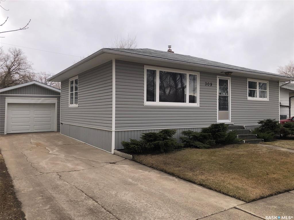 Second View of 309 Fifth Avenue E, Canora, Saskatchewan, S0A 0L0