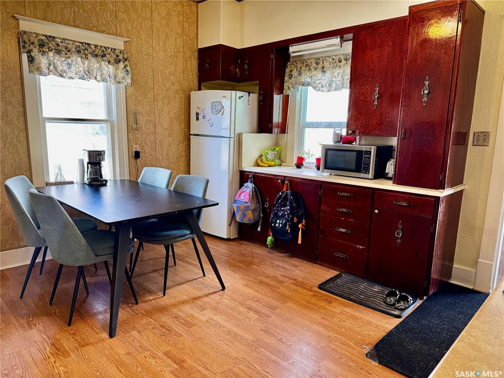 Third View of 305 3rd Avenue Ne, North East, Swift Current, Saskatchewan, S9H 2G8