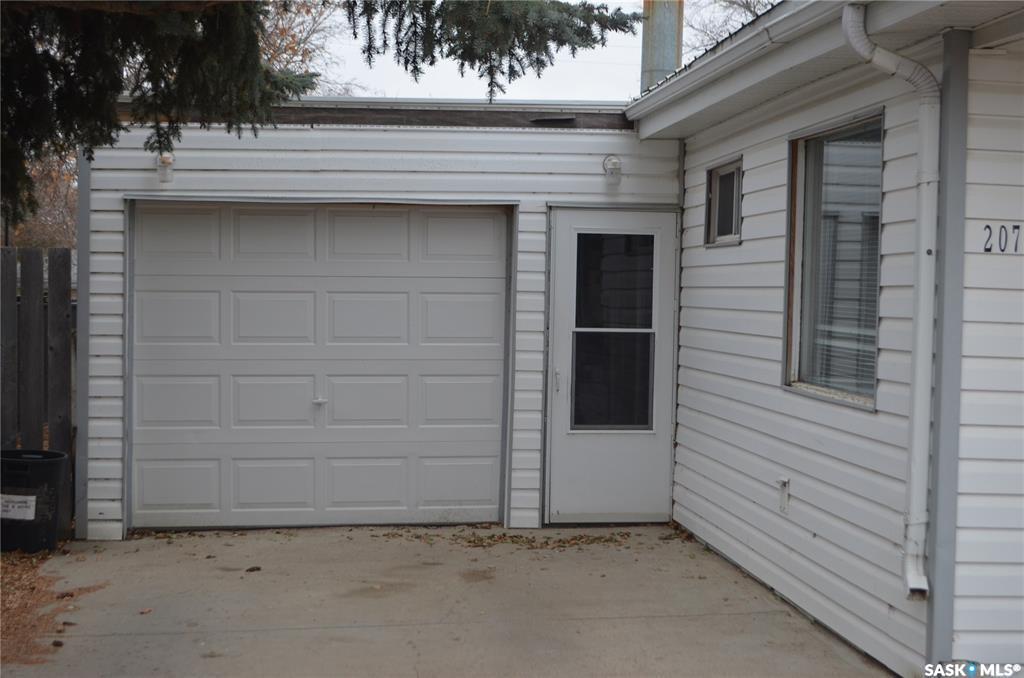 Third View of 207 3rd Avenue W, Kindersley, Saskatchewan, S0L 1S0