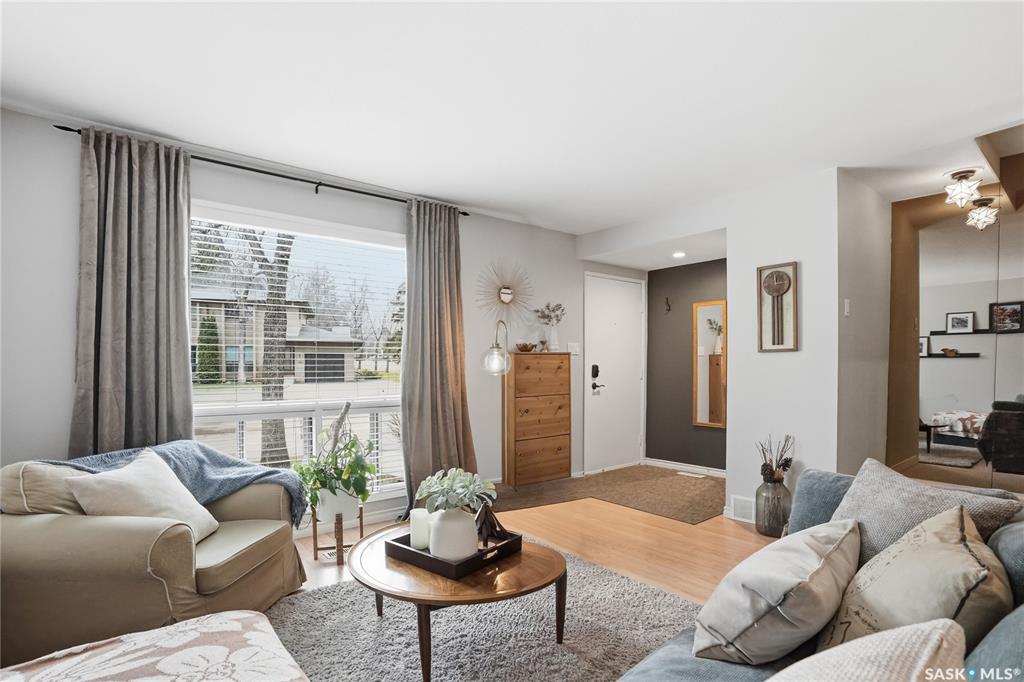 Fifth View of 425 Pinehouse Drive #16, River Heights SA, Saskatoon, Saskatchewan, S7K 5K2