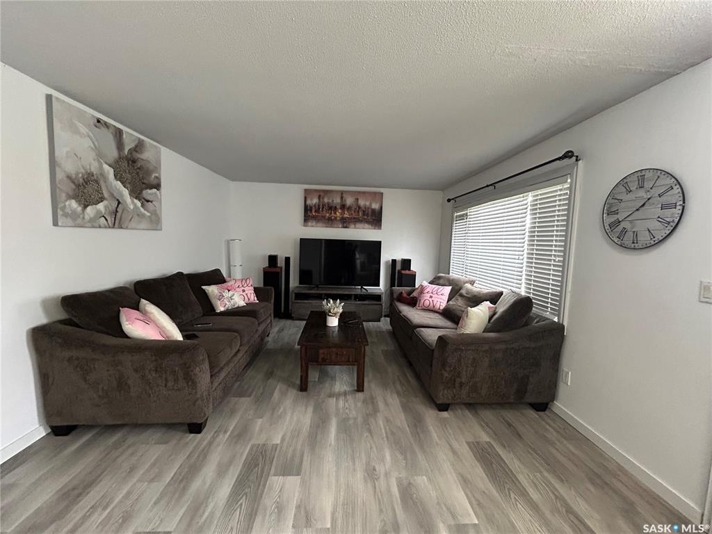 Second View of 2007 Mayfair Bay, Pleasantdale, Estevan, Saskatchewan, S4A 1X7
