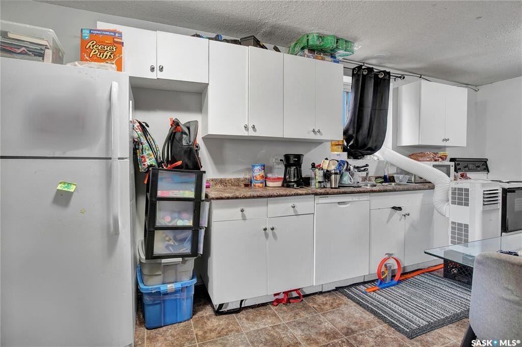 Third View of 327 S Avenue S, Pleasant Hill, Saskatoon, Saskatchewan, S7M 3A1