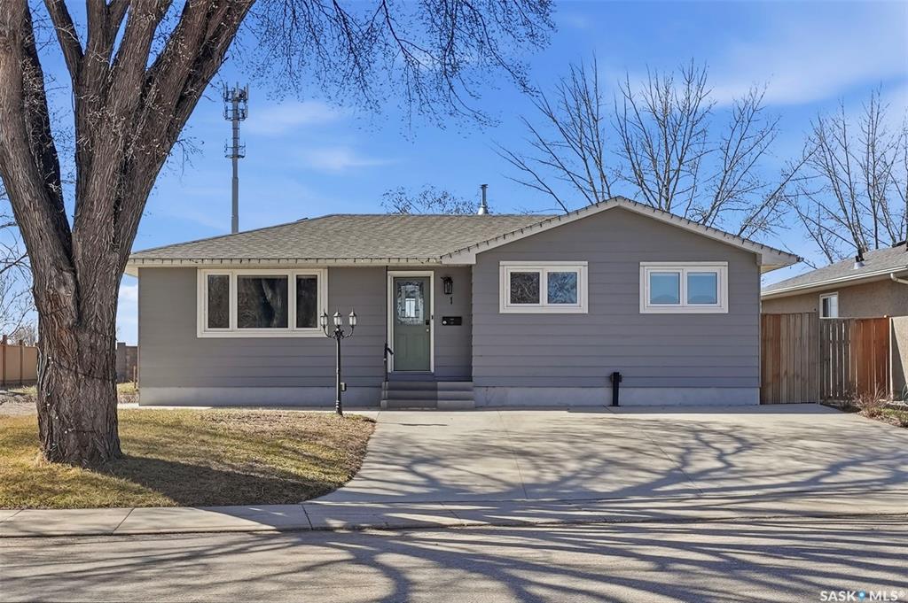 Second View of 1 Rupert Drive, Richmond Heights, Saskatoon, Saskatchewan, S7K 1B1
