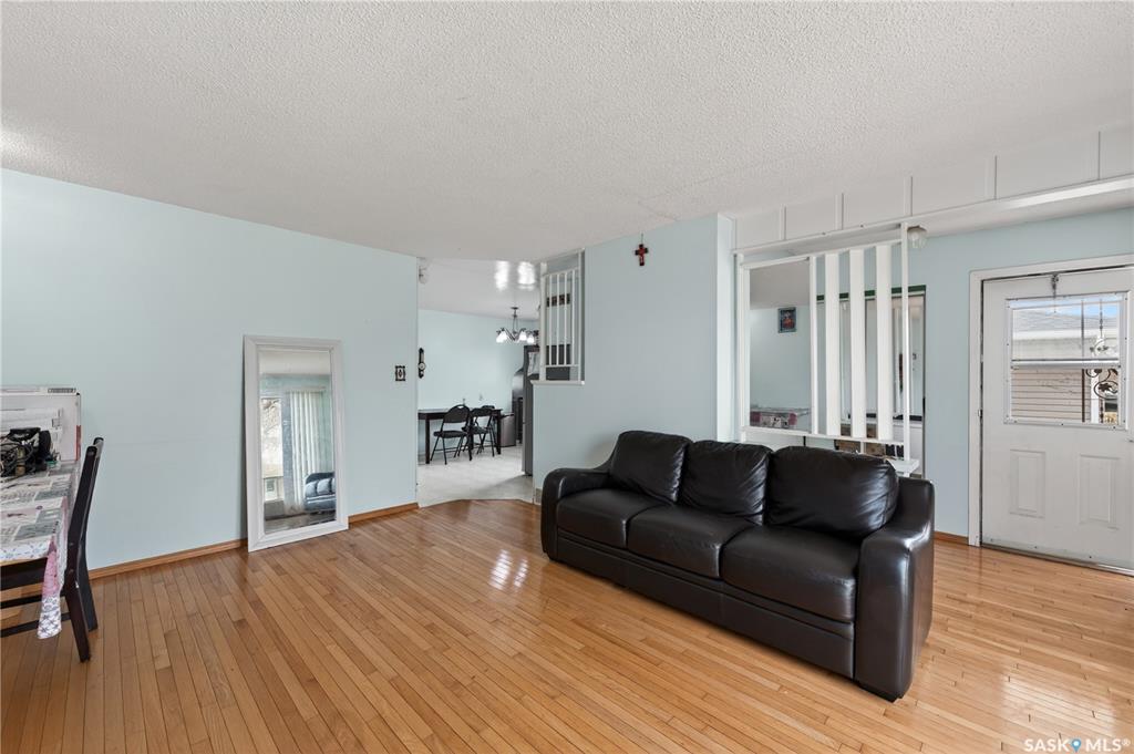 Fourth View of 1329 Rupert Street, Glen Elm Park, Regina, Saskatchewan, S4N 1V6