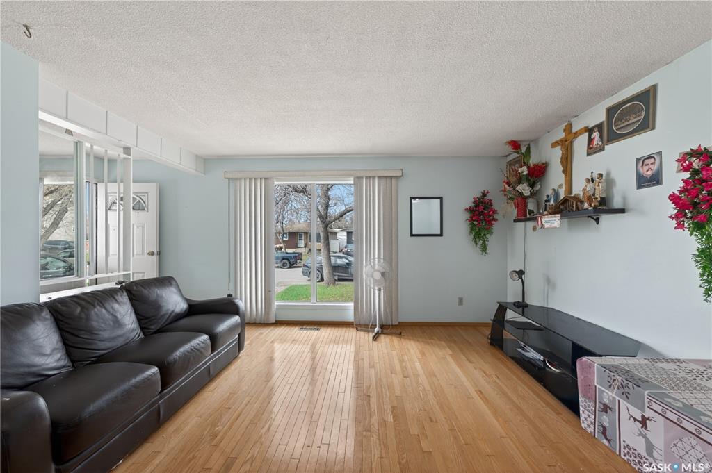 Fifth View of 1329 Rupert Street, Glen Elm Park, Regina, Saskatchewan, S4N 1V6