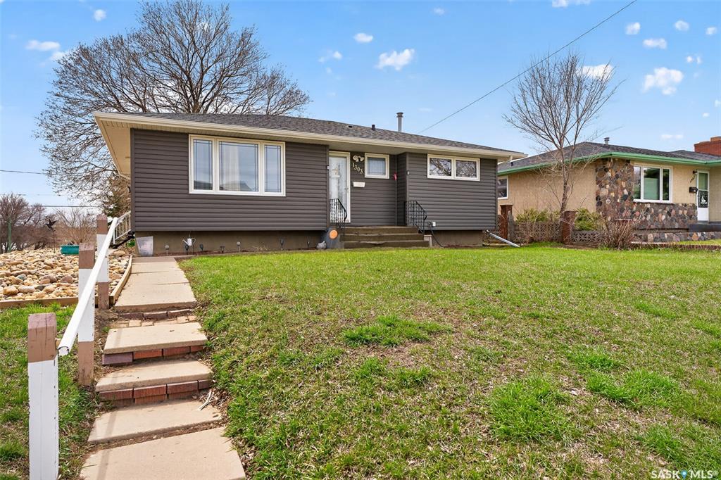 Third View of 1303 Athabasca Street W, Palliser, Moose Jaw, Saskatchewan, S6H 6C8