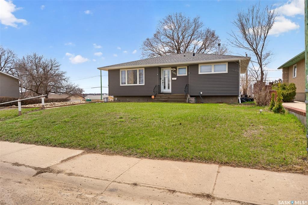 Fourth View of 1303 Athabasca Street W, Palliser, Moose Jaw, Saskatchewan, S6H 6C8