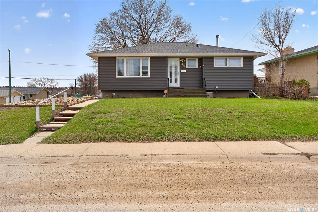 Fifth View of 1303 Athabasca Street W, Palliser, Moose Jaw, Saskatchewan, S6H 6C8