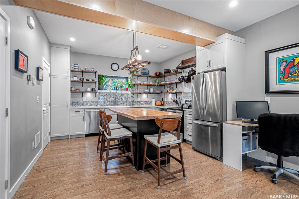 Second View of 475 L Avenue S #4, Riversdale, Saskatoon, Saskatchewan, S7M 5Y6