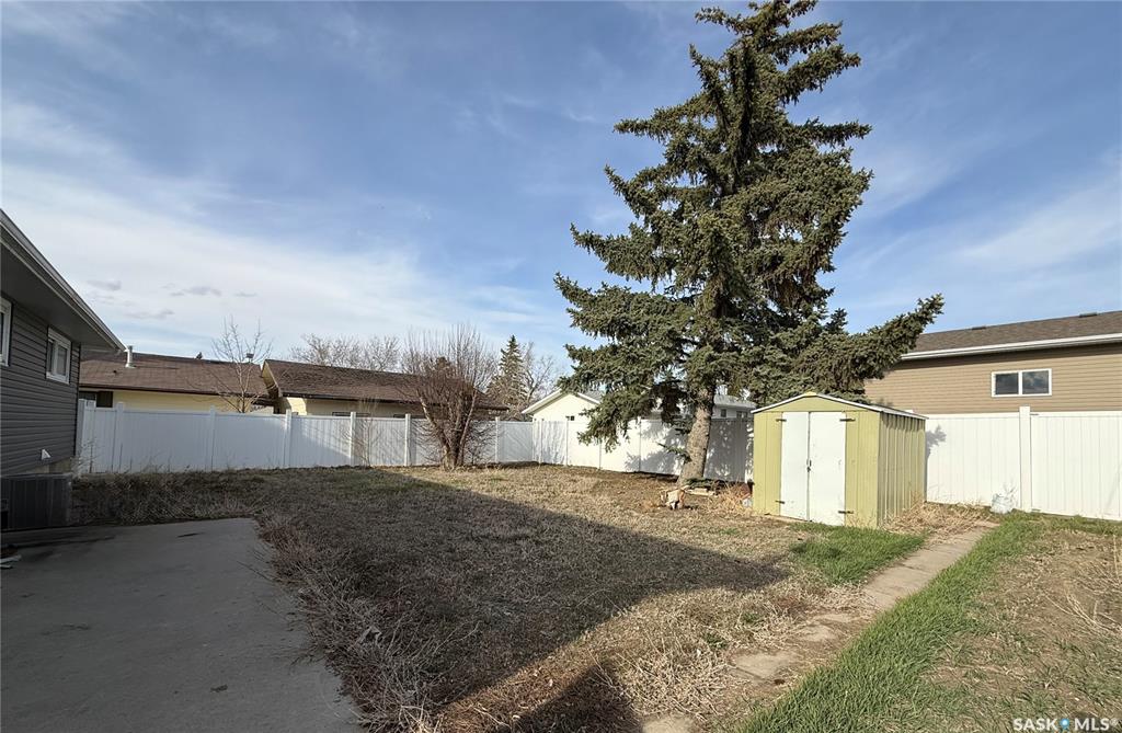 Fourth View of 910 8th Street W, Kindersley, Saskatchewan, S0L 1S0