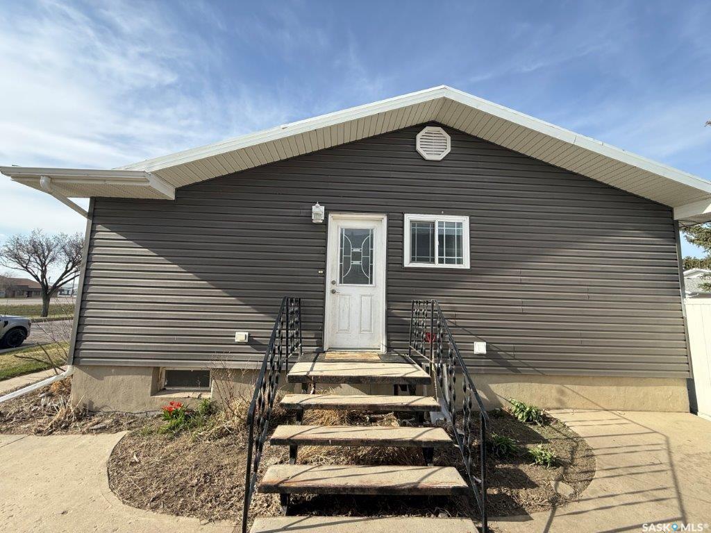 Fifth View of 910 8th Street W, Kindersley, Saskatchewan, S0L 1S0