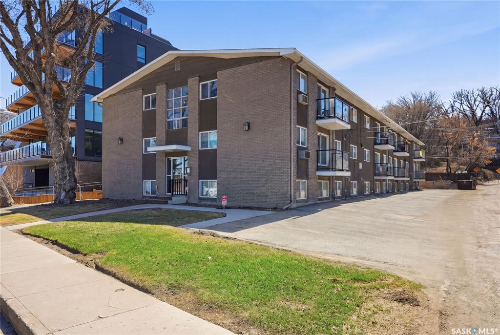 208 Saskatchewan Crescent E #303, SK035131, Saskatchewan,