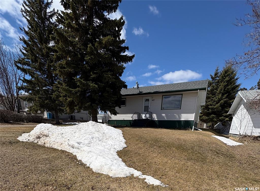 Third View of 607 Hall Street, Kelvington, Saskatchewan, S0A 1W0