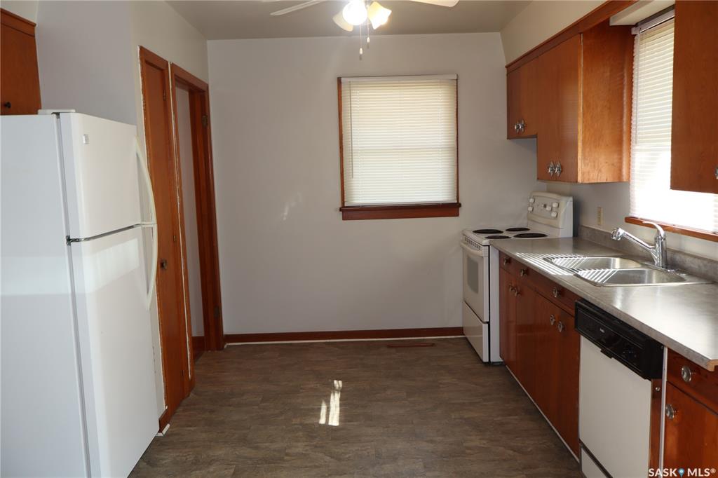 Fourth View of 505 3rd Avenue E, Assiniboia, Saskatchewan, S0H 0B0