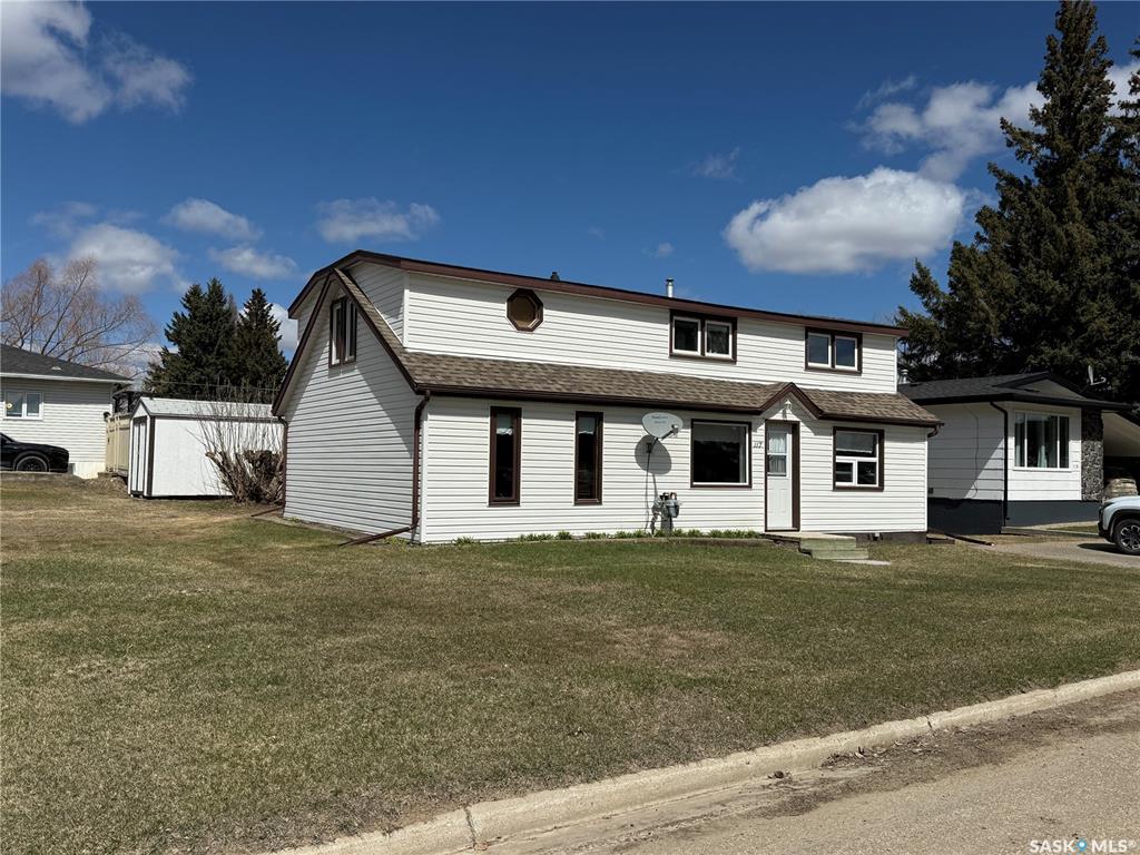 Third View of 117 3rd Avenue Nw, Watson, Saskatchewan, S0K 4V0