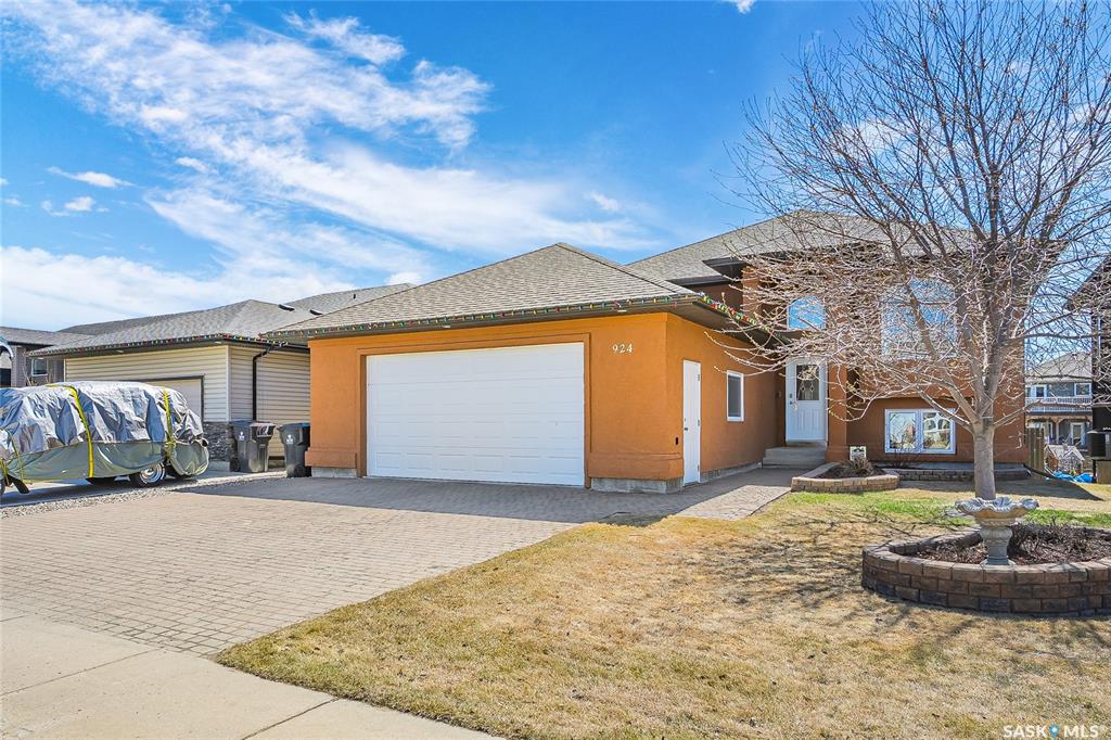 Second View of 924 Coppermine Way, Martensville, Saskatchewan, S0K 0A2