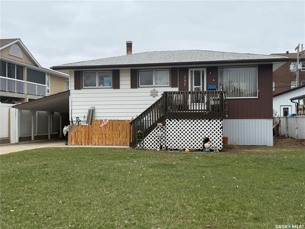 MLS® listing #SK035182 for sale located at 257 Hochelaga Street E