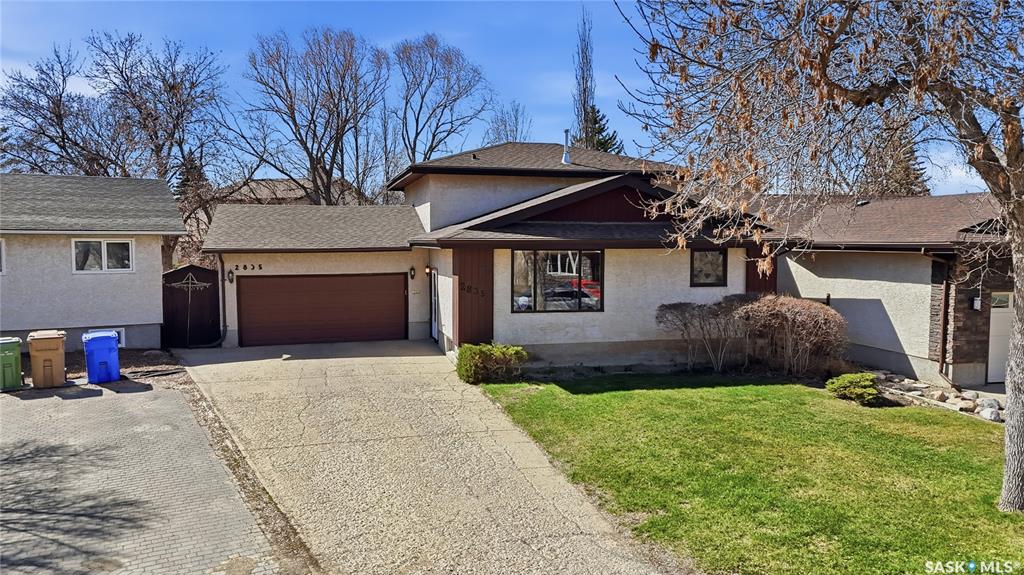 2835 More Crescent E, SK035197, Saskatchewan,
