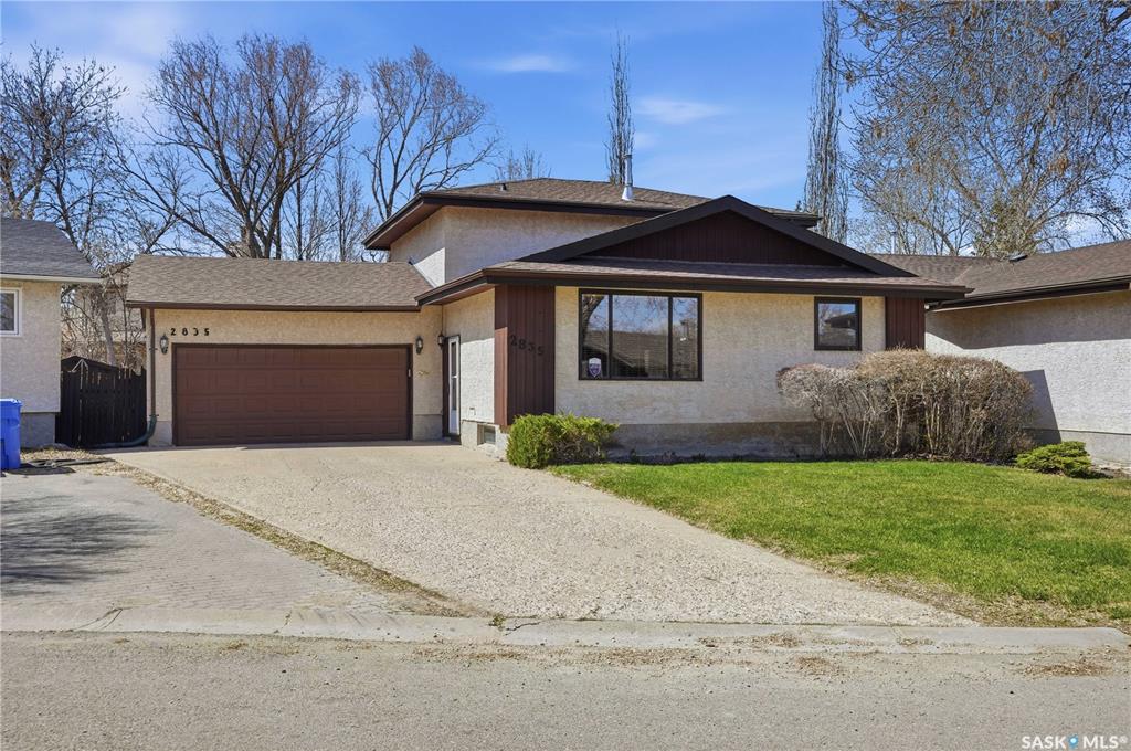 Third View of 2835 More Crescent E, Wood Meadows, Regina, Saskatchewan, S4V 0T4