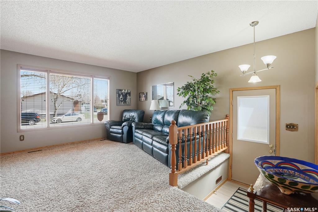 Fifth View of 2835 More Crescent E, Wood Meadows, Regina, Saskatchewan, S4V 0T4