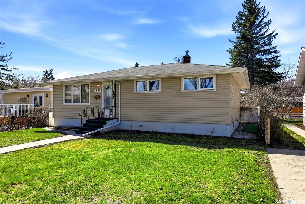 Second View of 3868 Athol Street, Parliament Place, Regina, Saskatchewan, S4S 3J1