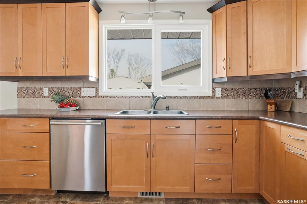 Fifth View of 11 Norwood Crescent, Uplands, Regina, Saskatchewan, S4R 0A2