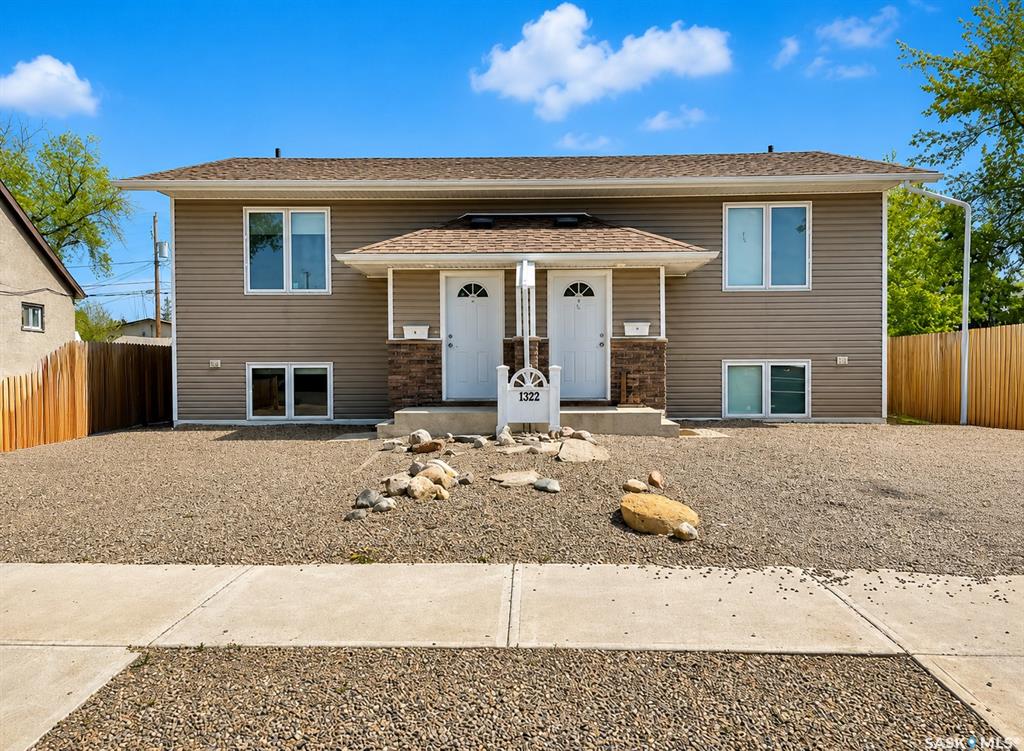 1322 107th Street #A & B, SK035319, Saskatchewan,