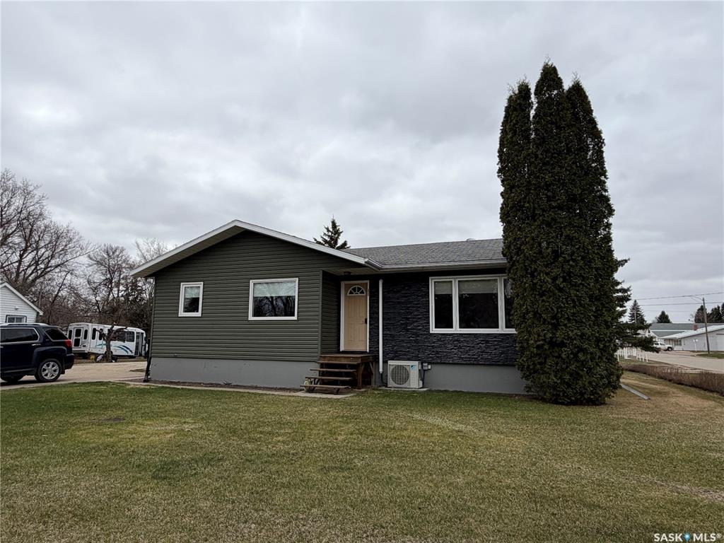 Main View of 11 Rhodes Street, Redvers, Saskatchewan, S0C 2H0