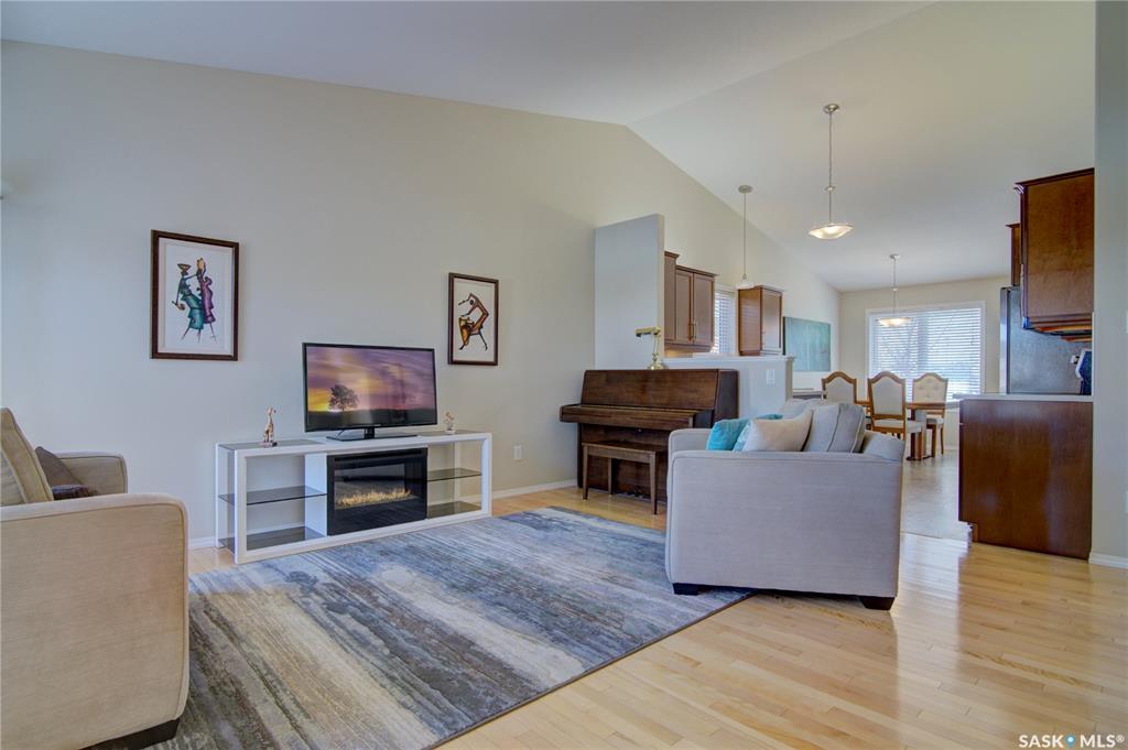Fifth View of 3023 Cranbourn Crescent, Windsor Park, Regina, Saskatchewan, S4V 3B3