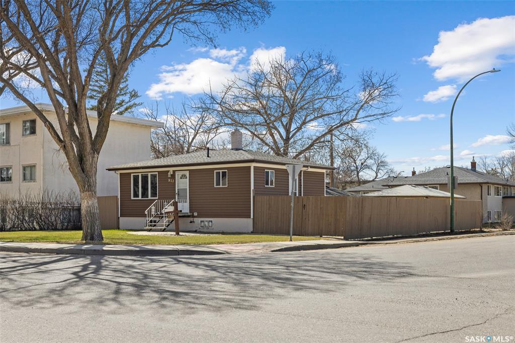Second View of 812 Mcintosh Street, Rosemont, Regina, Saskatchewan, S4T 5B4