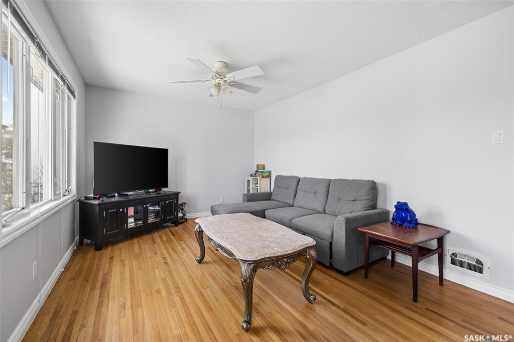Third View of 812 Mcintosh Street, Rosemont, Regina, Saskatchewan, S4T 5B4