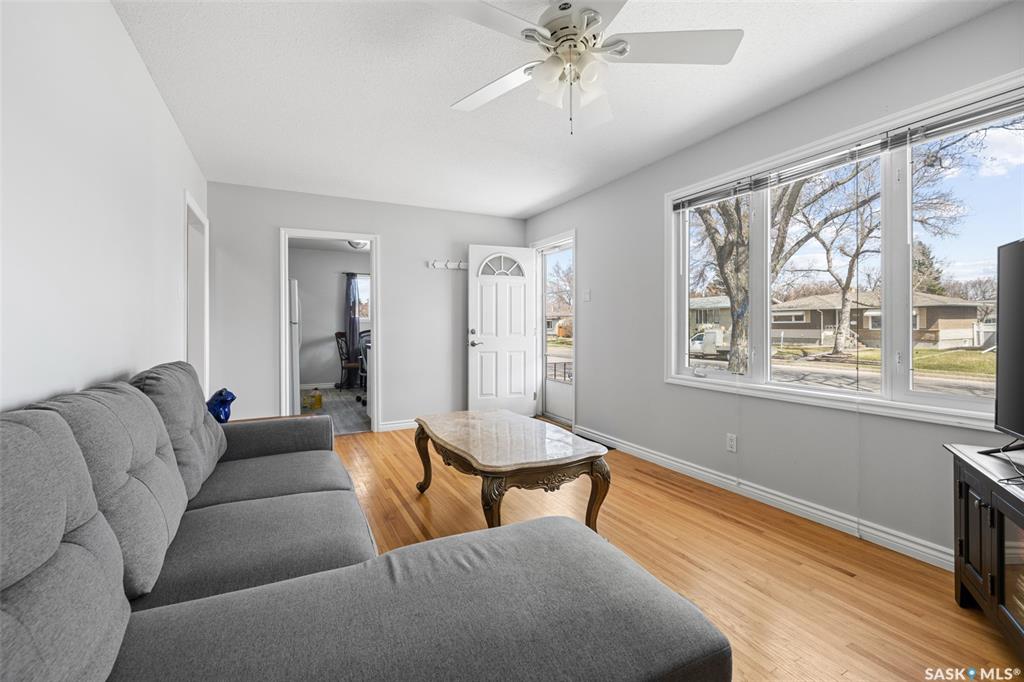 Fourth View of 812 Mcintosh Street, Rosemont, Regina, Saskatchewan, S4T 5B4