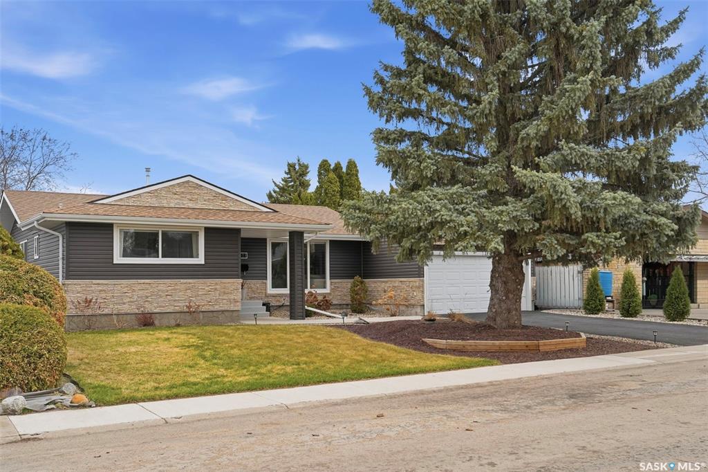 Third View of 411 Auld Crescent, East College Park, Saskatoon, Saskatchewan, S7H 4X2