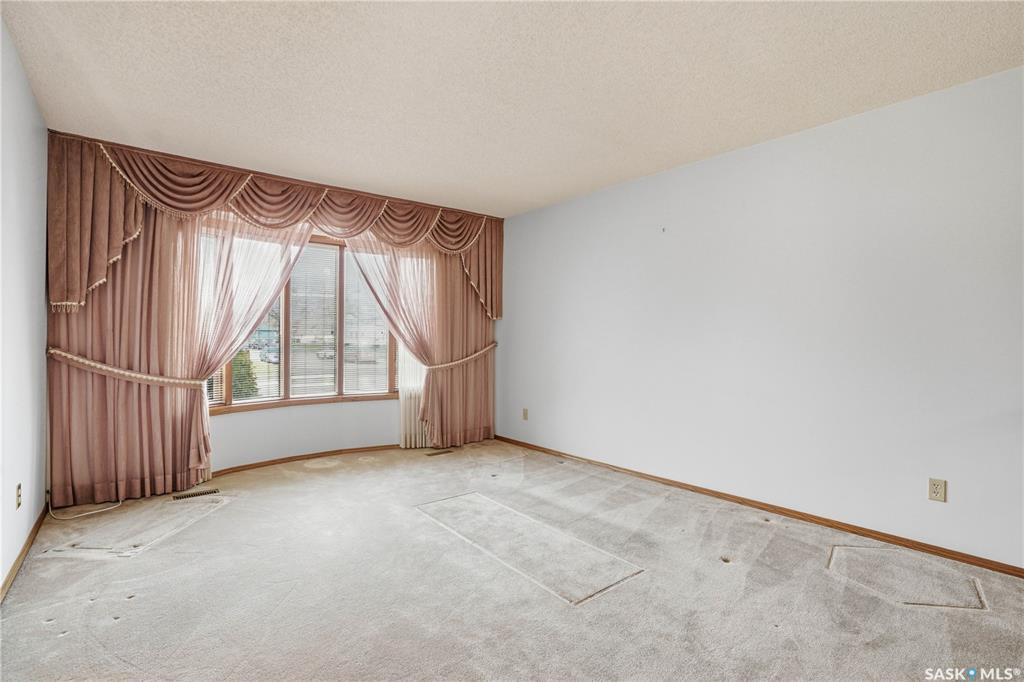 Fifth View of 238 S Avenue N, Mount Royal SA, Saskatoon, Saskatchewan, S7L 2Z8