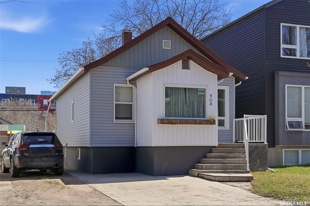 Second View of 404 D Avenue S, Riversdale, Saskatoon, Saskatchewan, S7M 1R4