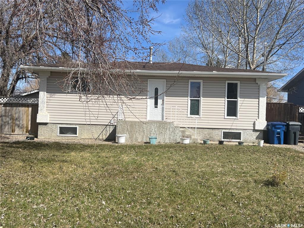 Second View of 517 Lake Street, Esterhazy, Saskatchewan, S0A 0X0