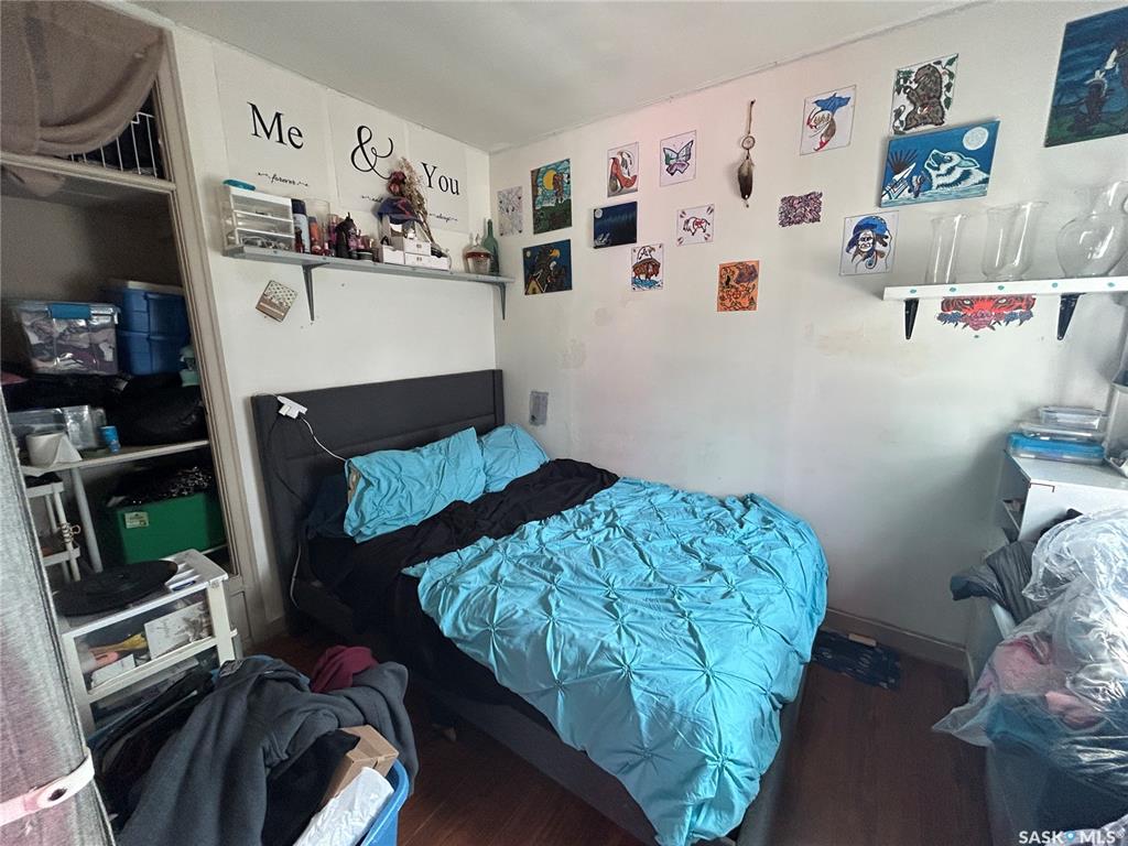 Third View of 1112 N Avenue S, Holiday Park, Saskatoon, Saskatchewan, S7M 2P8