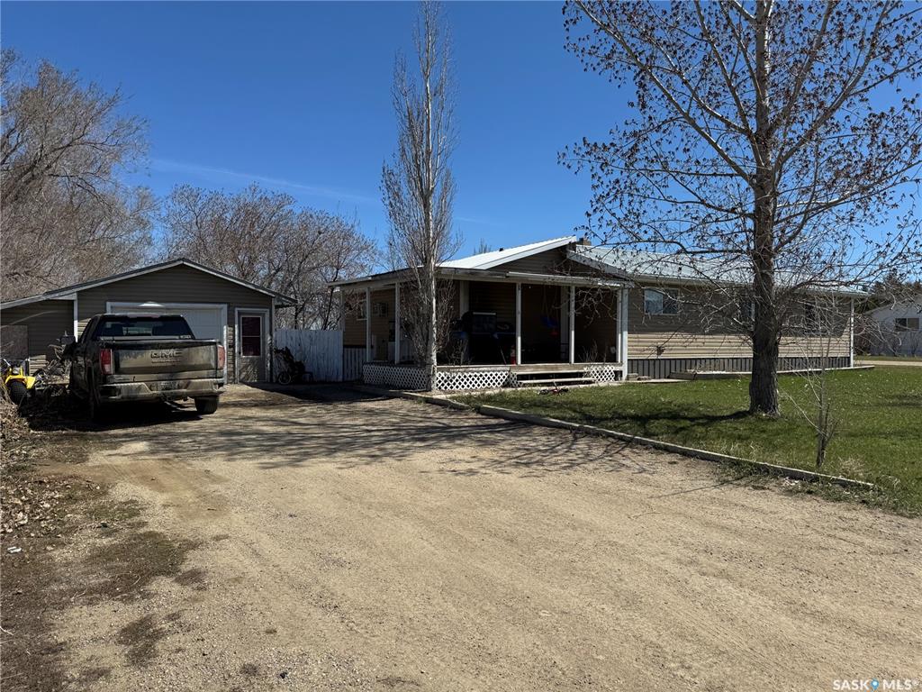 MLS® listing #SK035564 for sale located at 381 2nd Street
