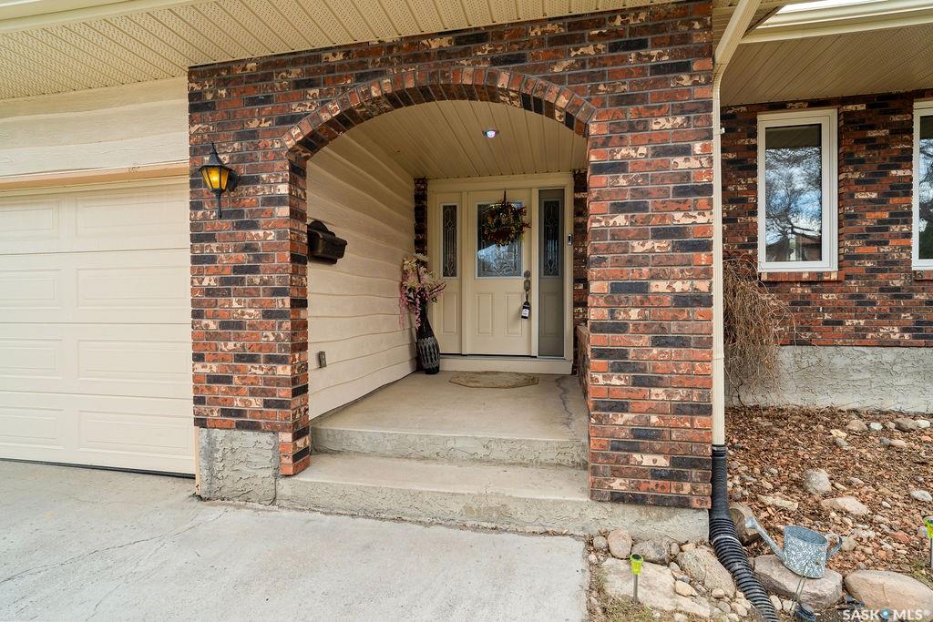 Second View of 287 Hodgins Crescent N, Normanview West, Regina, Saskatchewan, S4X 2T2