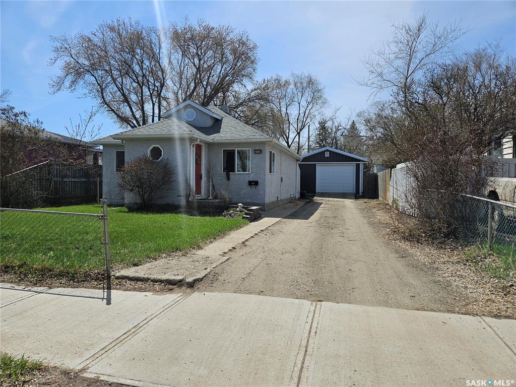 MLS® listing #SK035602 for sale located at 219 Lillooet Street W