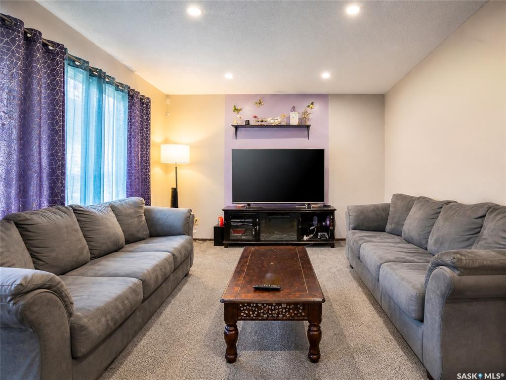 Fifth View of 1739 Fleet Street, Glencairn Village, Regina, Saskatchewan, S4N 6B4