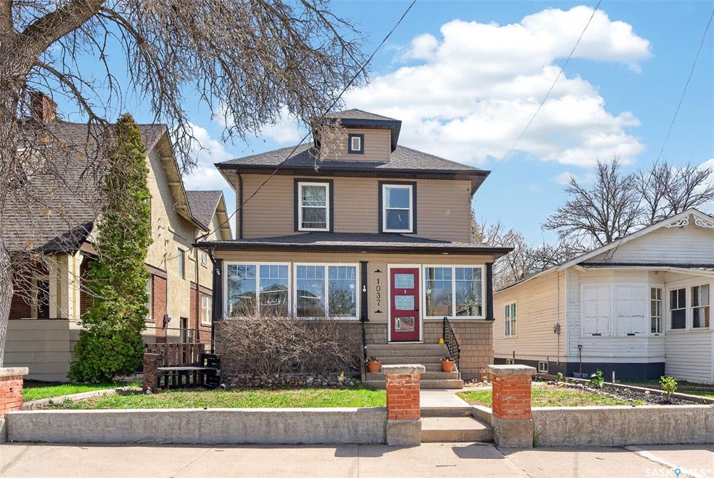 MLS® listing #SK035667 for sale located at 1037 Chestnut Avenue
