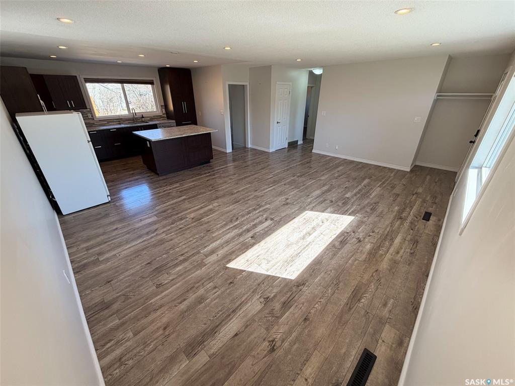 Fifth View of 211 2nd Street S, Cabri, Saskatchewan, S0N 0J0