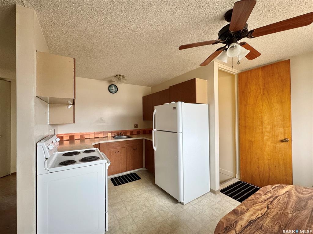 Fifth View of 337 Third Avenue N, Yorkton, Saskatchewan, S3N 1E1