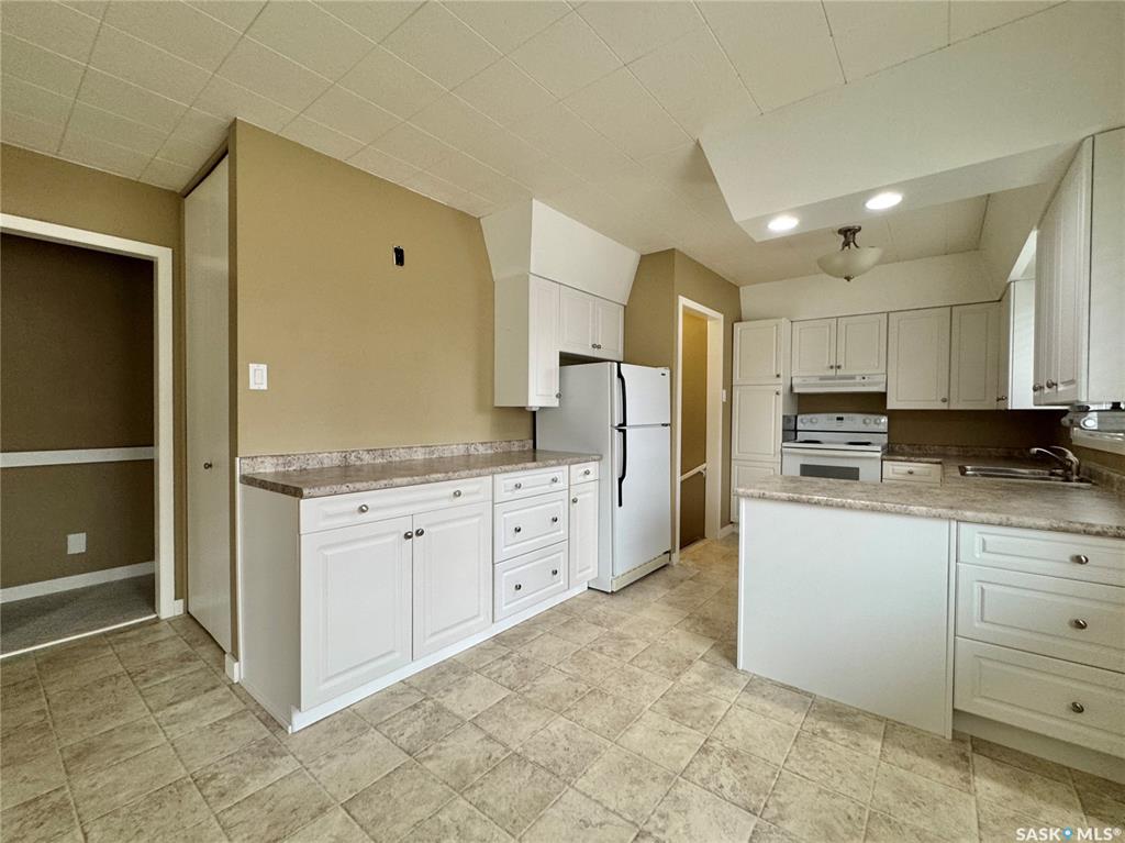 Fourth View of 5 Crestwood Crescent, Yorkton, Saskatchewan, S3N 2P2