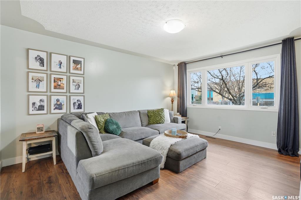 Fourth View of 437 W Avenue N, Mount Royal SA, Saskatoon, Saskatchewan, S7L 3G9